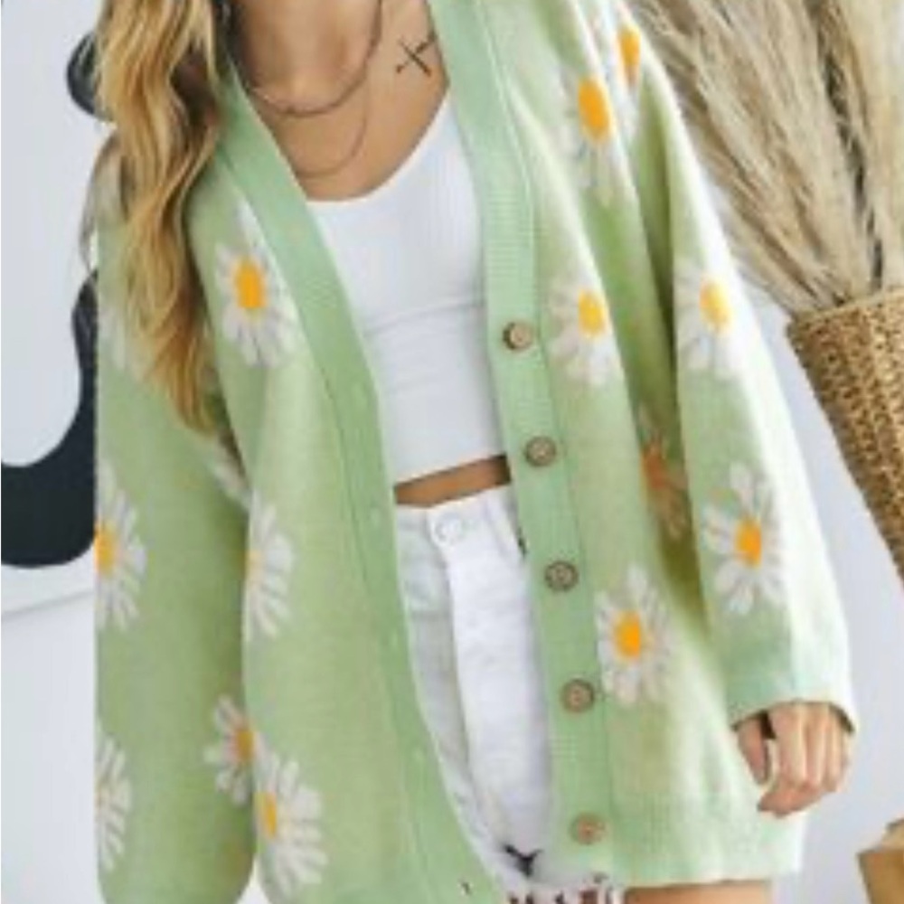 Davi & Dani NWT Oversized Green Daisy Knit Cardigan/Sweater Size Small